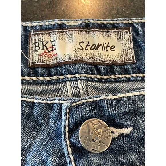BKE Buckle Starlite Jean Capris size 31 - Picture 3 of 9